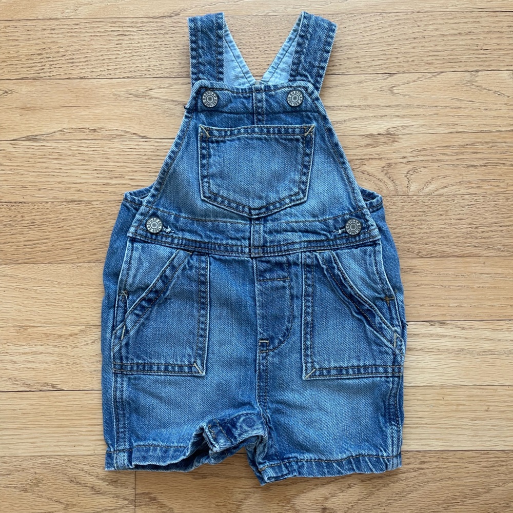 GAP EUC 100% Cotton Classic Iconic Denim Blue Jean Short Overalls
